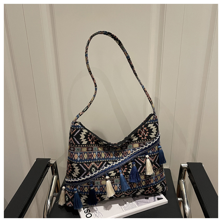 Ethnic Style Large Capacity Bag Women 2026 New Fringe Crossbody Bag Simple Single Shoulder Bag