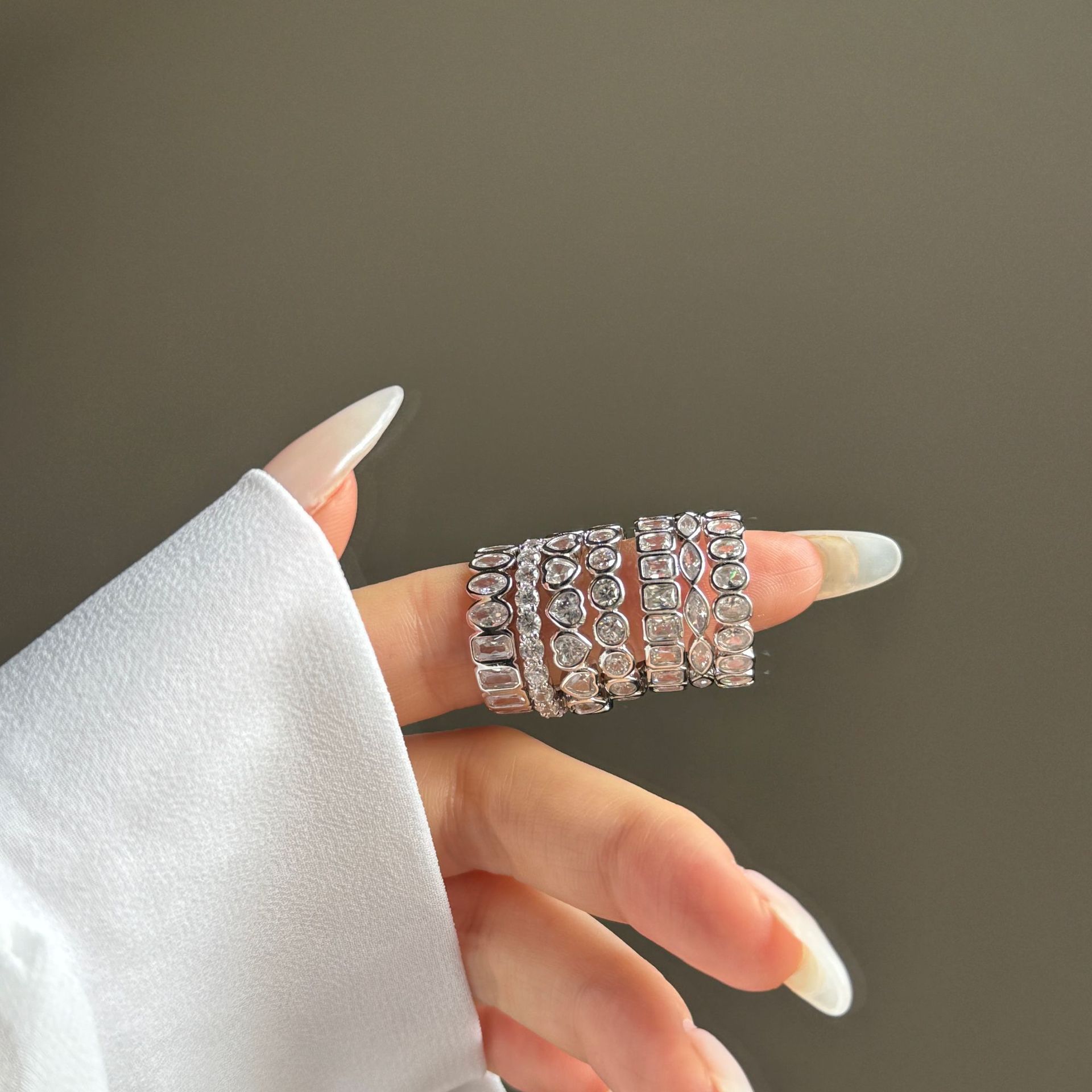 Small S925 sterling silver ring for women, love oval zircon row drill ring closed ring
