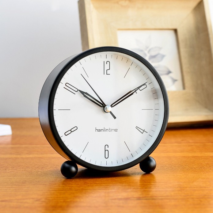 Small silent alarm clock for students, bedside minimalist clock, mini metal children's alarm clock with luminous