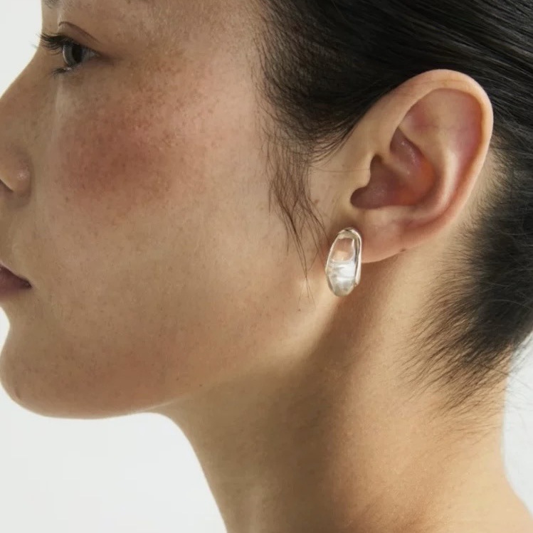 Simple C circle earrings, delicate arc earrings, 925 silver needle transparent琉璃 drop earrings