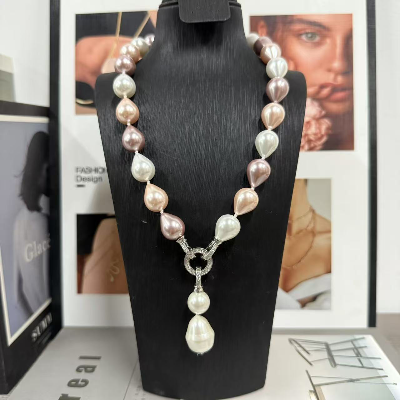 New Iridescent Baroque Pearl Necklace for Women, Colorful Irregular Glass Bead Necklace