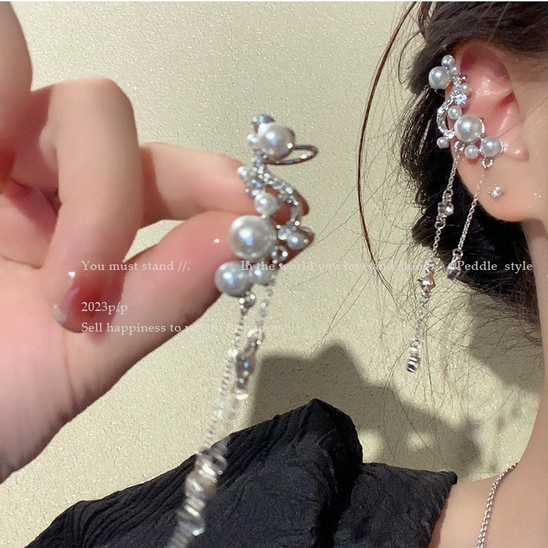 Sweet Cool Super Sparkle No Ear Hole Ear Cuff for Women New Exquisite Ear Accessories