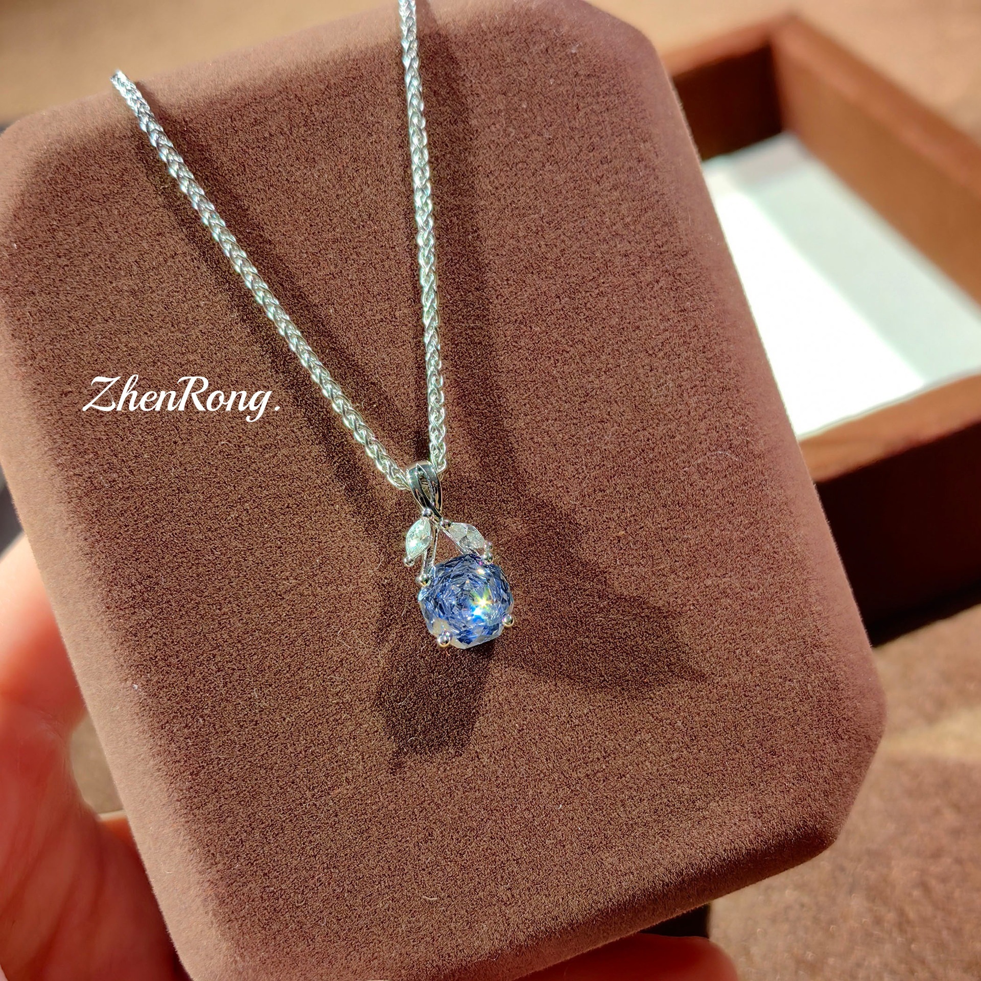 Octagonal millennium rose cut Klein blue necklace pendant inlaid rose red high carbon diamond earrings炫彩 yellow ring women