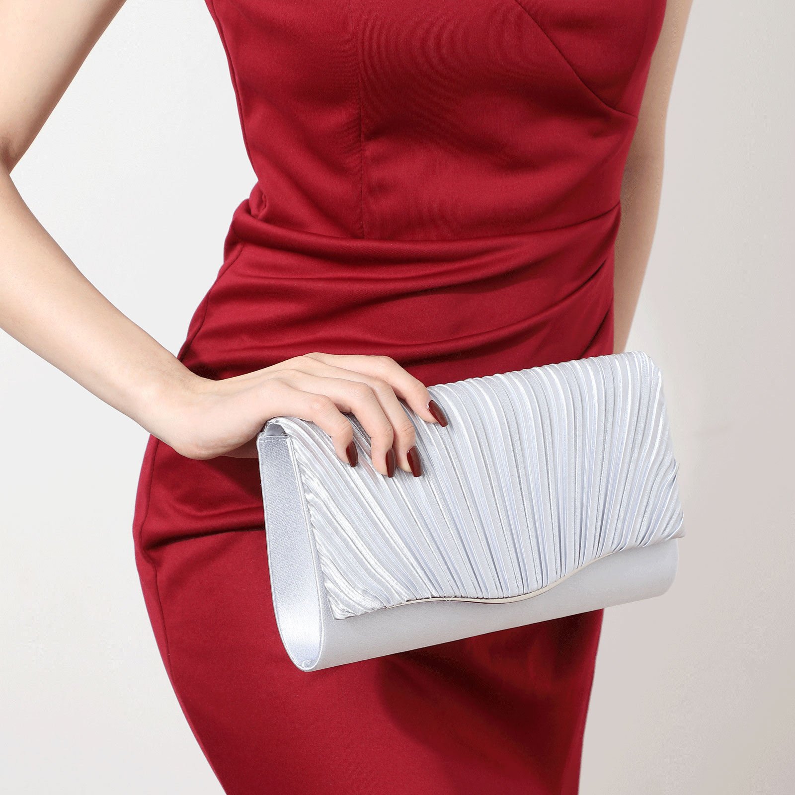 Evening Bag 2023 New Pleated Clutch Crossbody Chain Bag Socialite Banquet Bag Exclusive