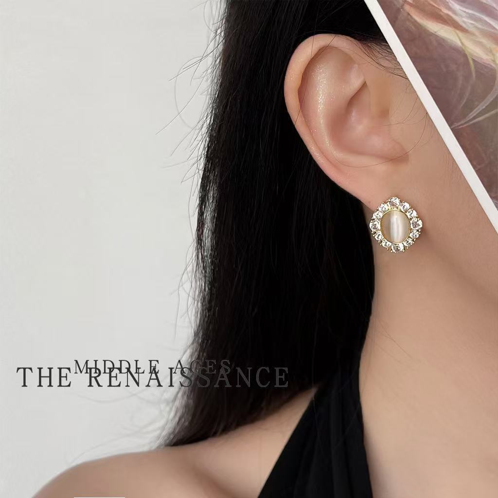 Vintage Retro Heavy Craft Colored Gem Zircon Earrings Exaggerated Western Style Ear Studs Court Style Ear Accessories