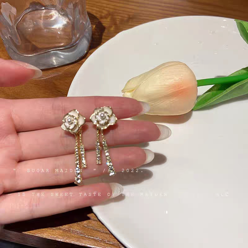 61#两戴款山茶花闪钻流苏耳钉