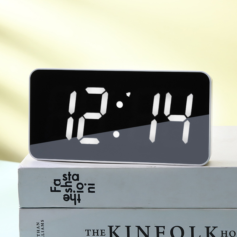 Auto-correcting LED digital Japanese radio-controlled clock, electronic perpetual calendar, snooze alarm, German radio-controlled