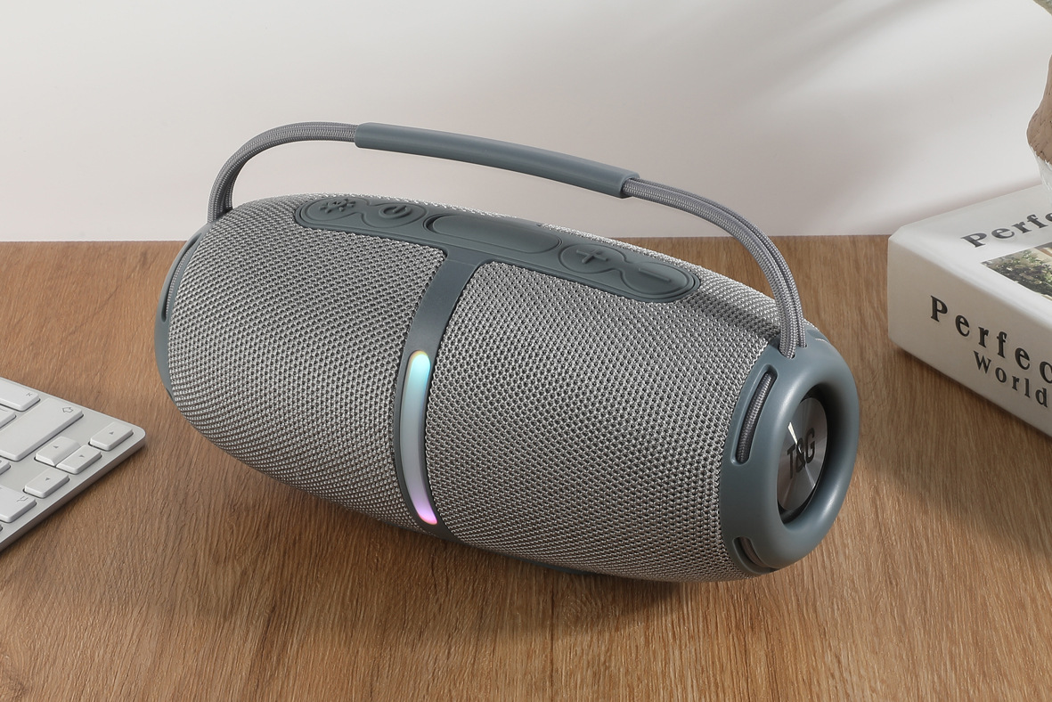 Portable Bluetooth Wireless Speaker Multifunctional Outdoor Player TG686 Subwoofer Speaker