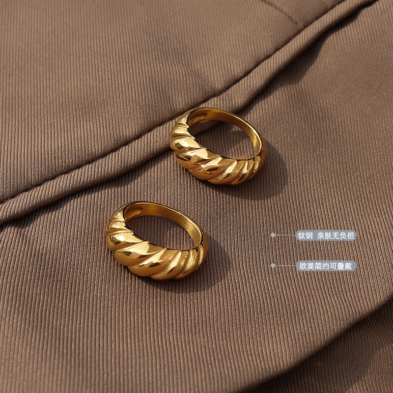 Threaded wave surface casting heavy industrial ring pinky ring titanium steel 18k gold finger ring A157