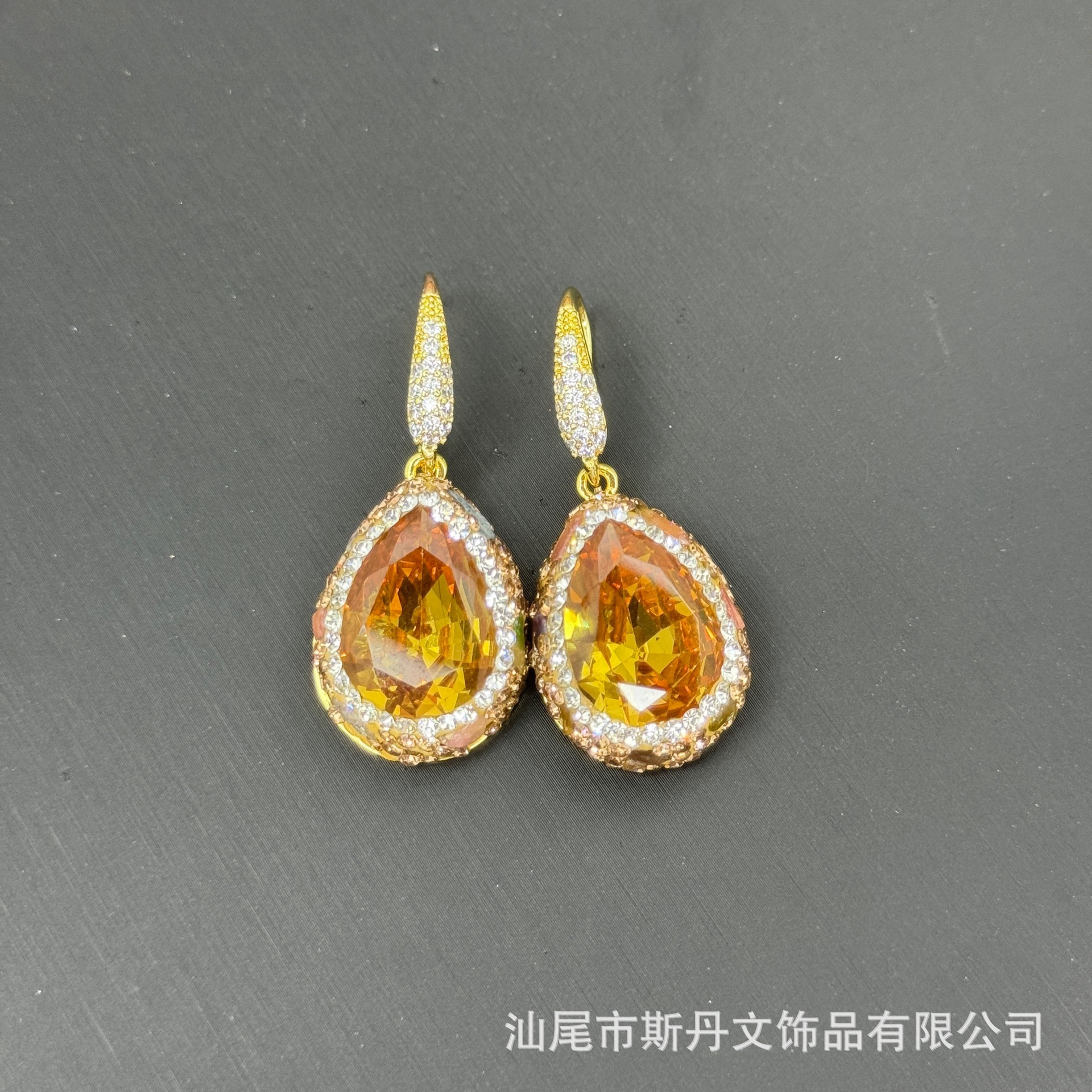 Direct Wholesale Inlaid Palace Style Sultanite Set Leaf Drop Faceted Gemstone Tiger Eye Necklace