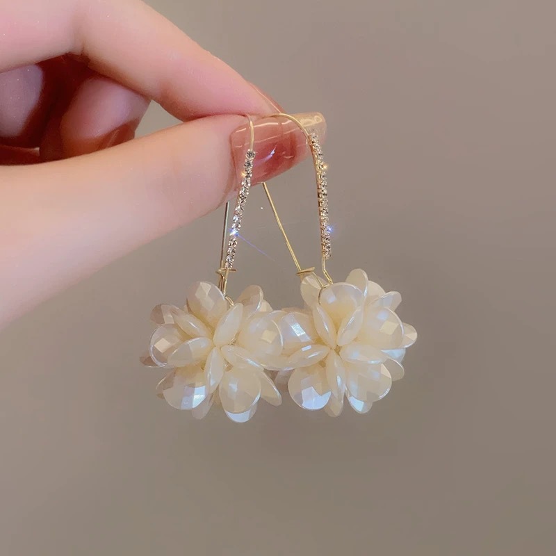 Diamond Flower Pearl Earrings for Women Cluster Ear Hooks Ear Drops Ear Accessories