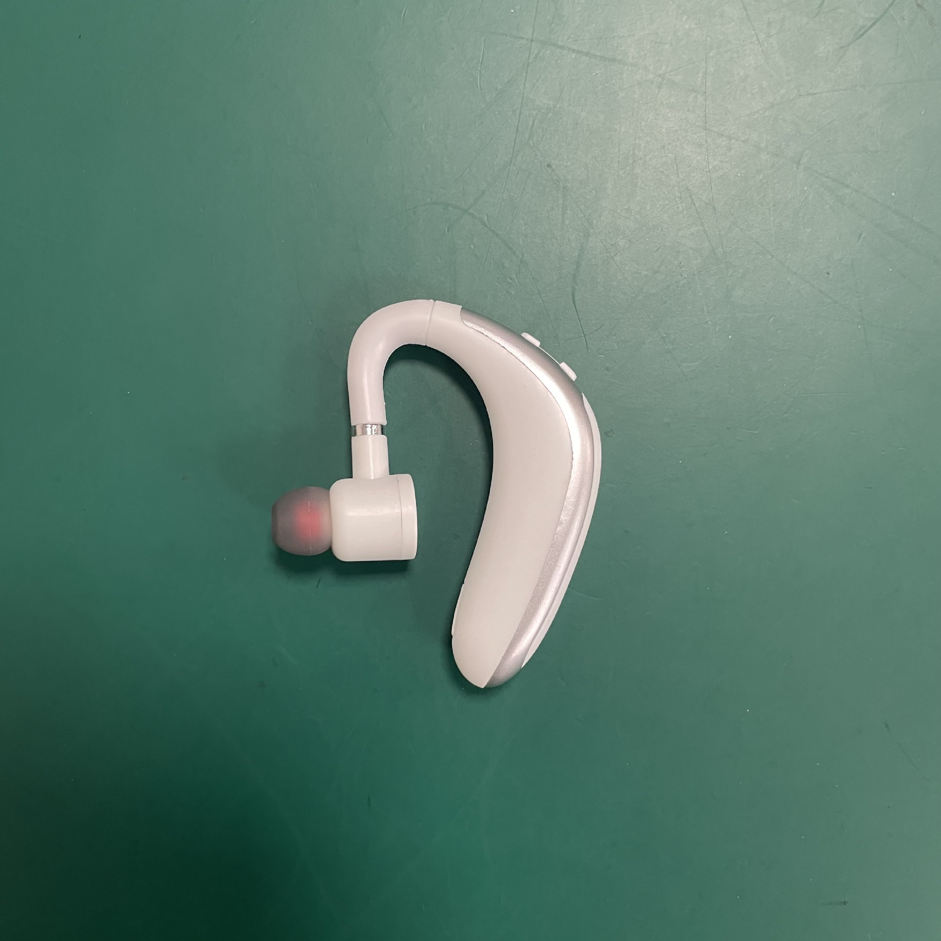 Bluetooth K20 single-ear long battery life soft silicone earphones, clear calls, low latency, ear-hook style 5.4 wireless noise reduction