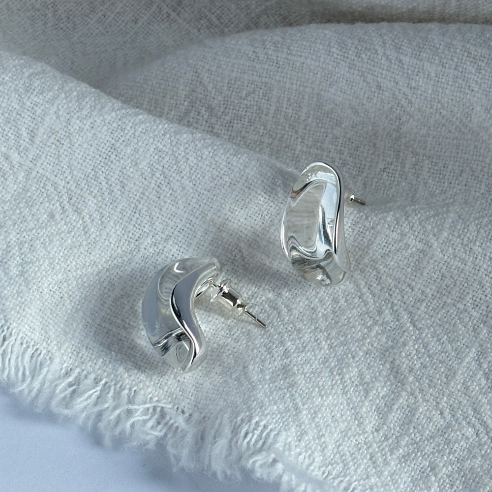 Simple C circle earrings, delicate arc earrings, 925 silver needle transparent琉璃 drop earrings