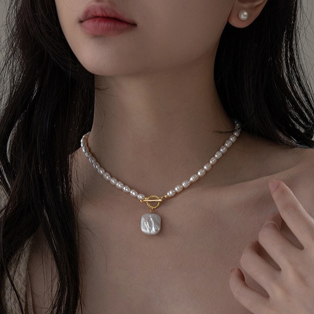 Zhuji Natural Freshwater Pearl Square Pendant Necklace for Women Sweater Chain