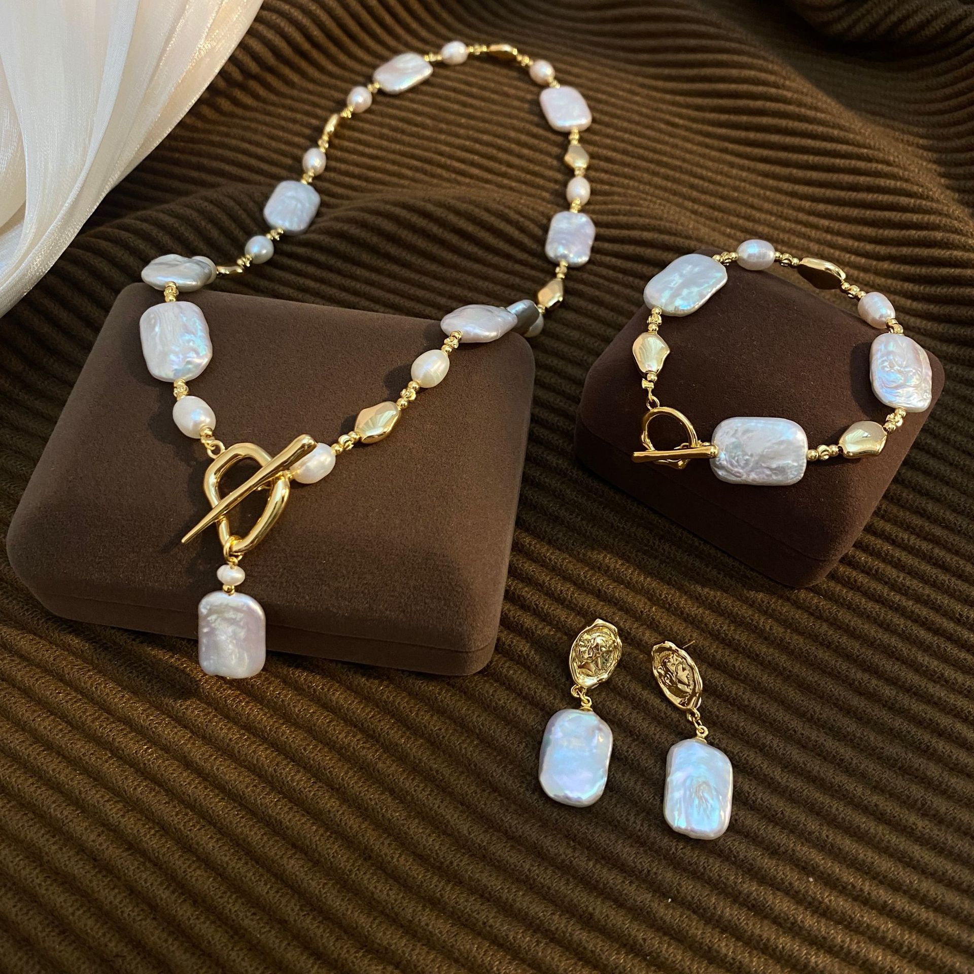 Baroque natural freshwater pearl necklace, exquisite gift accessory, baroque pendant