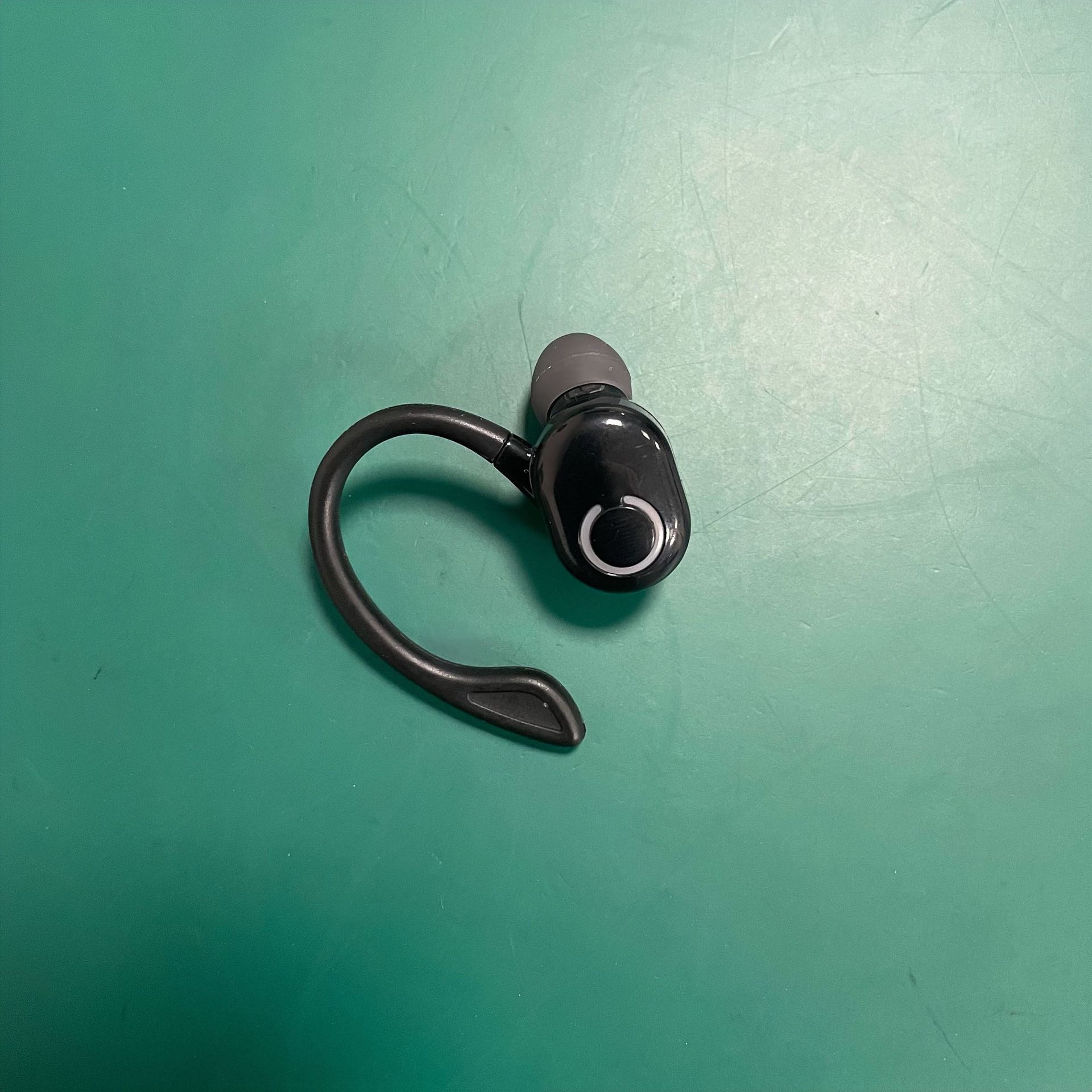 W6 Bluetooth earphones, open-ear style, noise reduction, wireless, Huaqiangbei, stereo, clip-on style, non-in-ear, ultra-long battery life