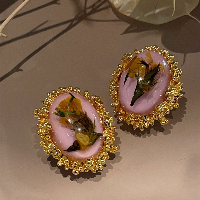 Exquisite Colored Dried Flower Amber Earrings Plated 18K Matte Gold Ear Accessories