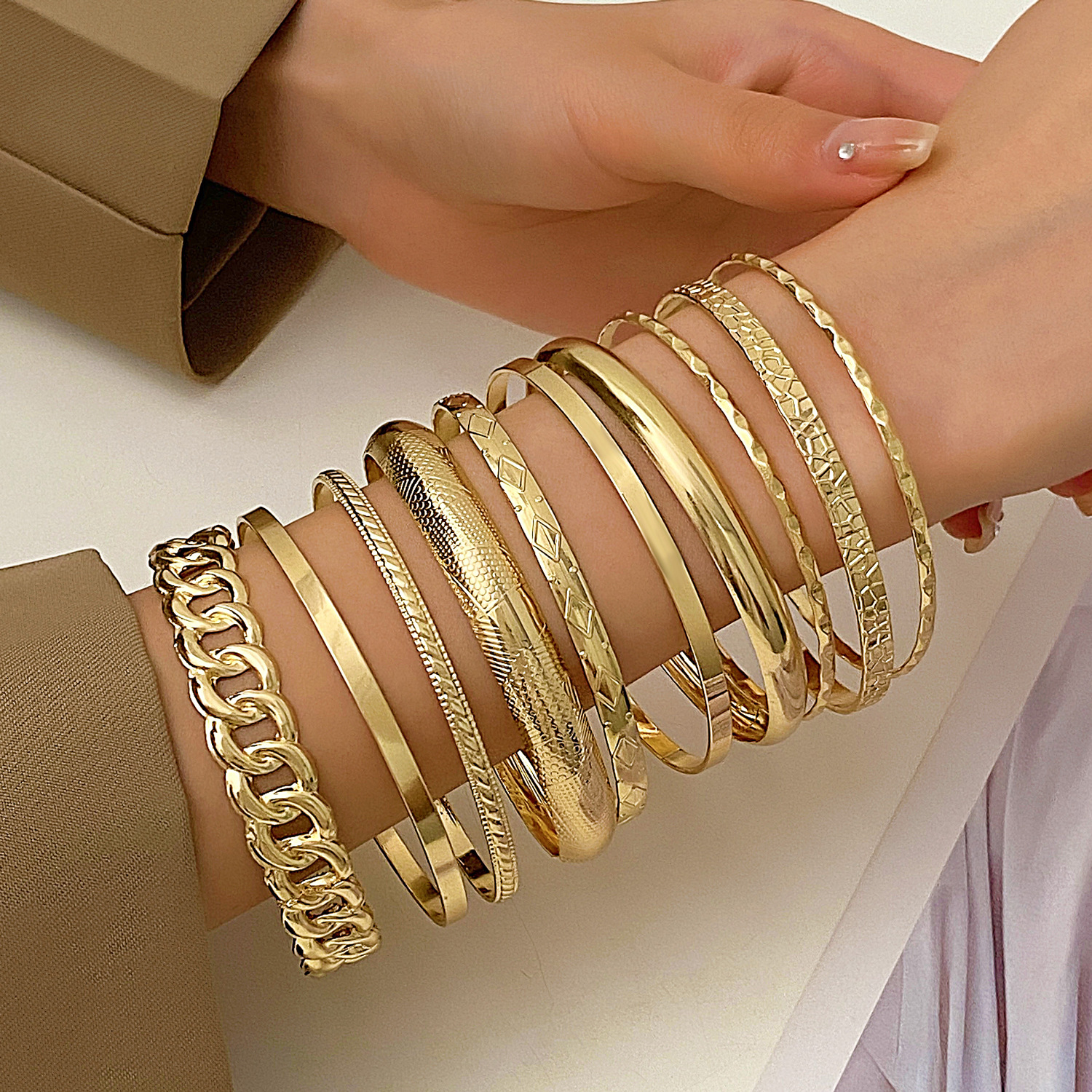 Ethnic Style Alloy Bracelet Wide Bangle Set Women Gold Smooth Bangle Bracelet Ten-Piece Set
