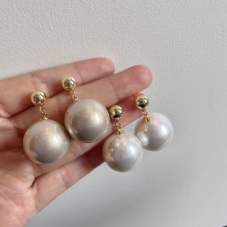 White Exaggerated Large Pearl Earrings Women 2025 New Earrings Ear Accessories