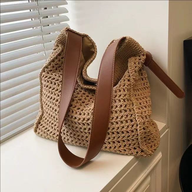 Niche handmade woven bag shoulder bag large bag 2026 new tote bag women's seaside beach bag large capacity