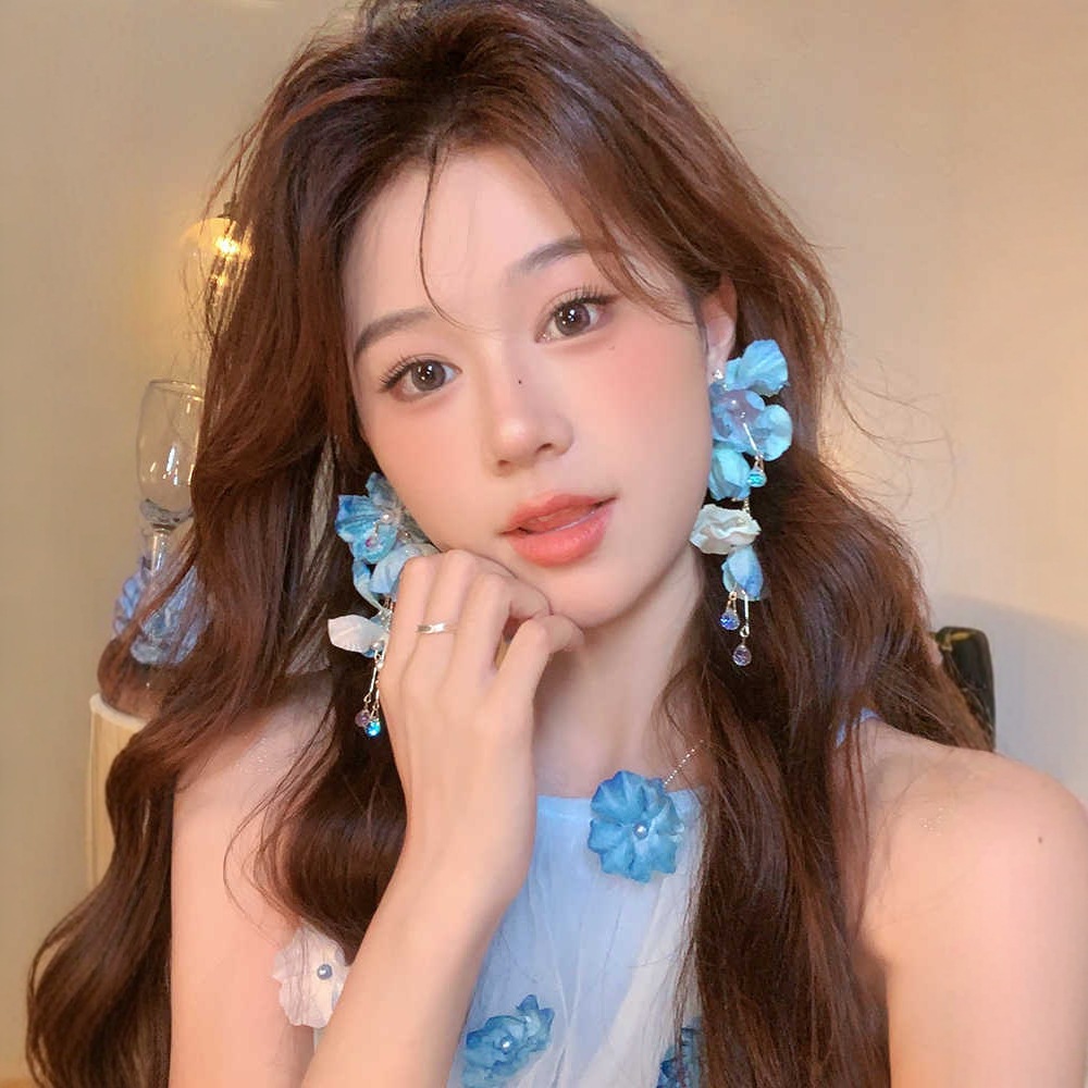 Blue Flower Tassel Earrings Women 2025 New Beach Vacation Style Earrings No Piercing Ear Cuffs