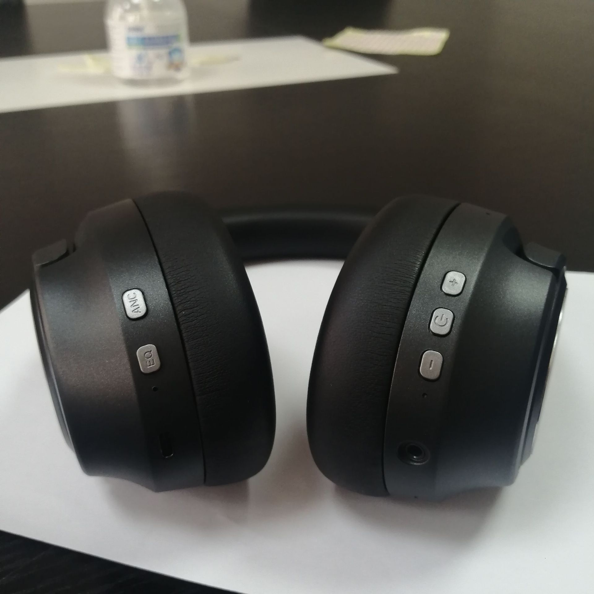 Hybrid dual-feed ANC over-ear wireless Bluetooth earphones 35dB active noise cancellation over-ear headphones