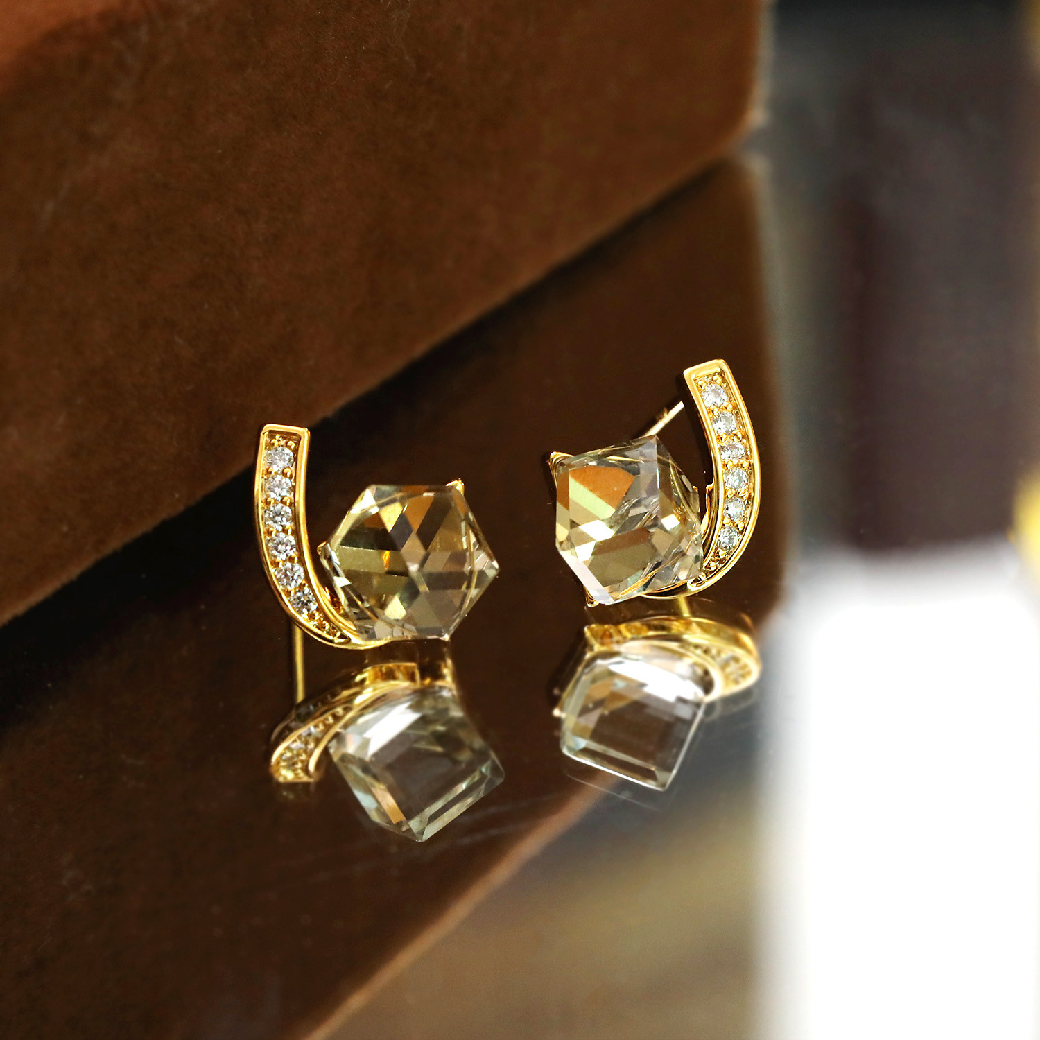 Summer New Geometric T Zircon Square Ear Studs Sweet U-Shaped Earrings Curved Line Earrings
