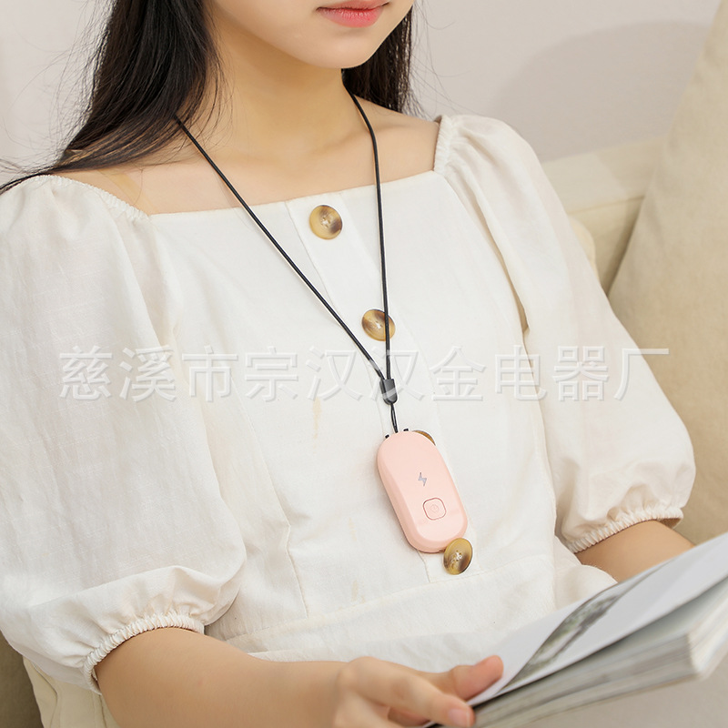Portable neck-worn air purifier small mini negative ion personal necklace wearable to remove second-hand smoke