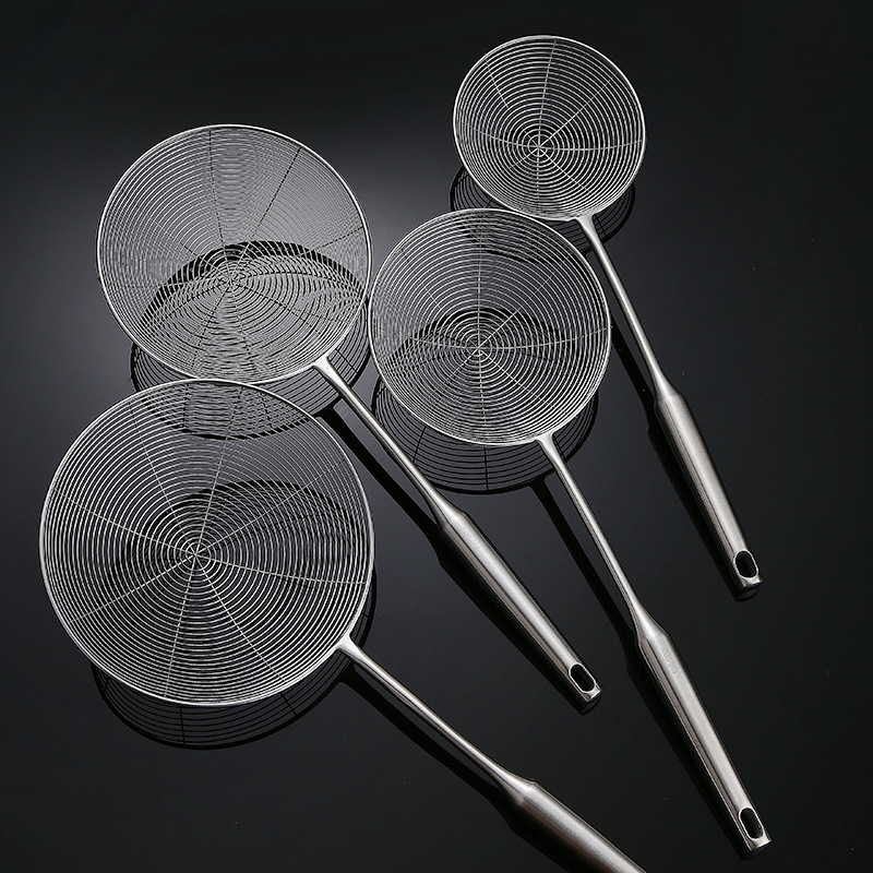 304 Large Strainer Stainless Steel Hot Pot Spoon Strainer Kitchen Supplies Frying Wire Strainer Home Kitchen Utensils Mesh Strainer