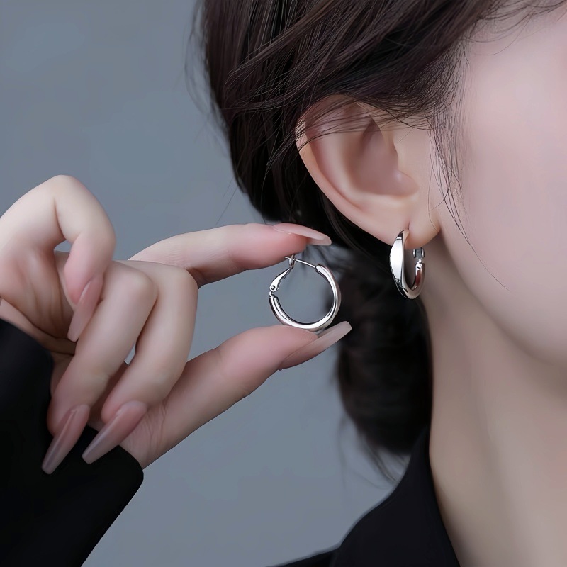 Simple silver geometric hoop earrings women daily commuting ear cuff niche ear hoop ear accessories