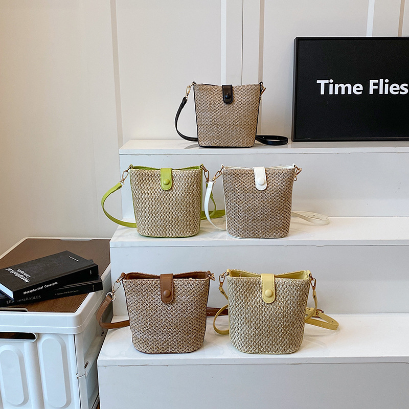 New Summer Woven Vacation Fresh Straw Bag Simple Bucket Straw Bag Beach Vacation Production