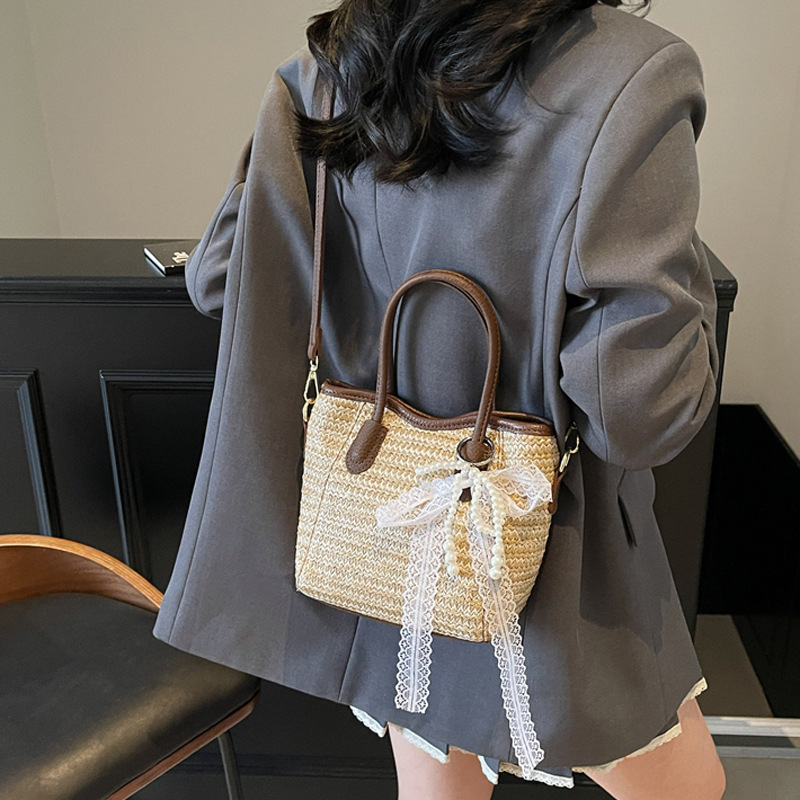 Popular Large-Capacity Straw Woven Bucket Bag for Women 2025 New Beach Vacation Commute Single-Shoulder Crossbody Bag