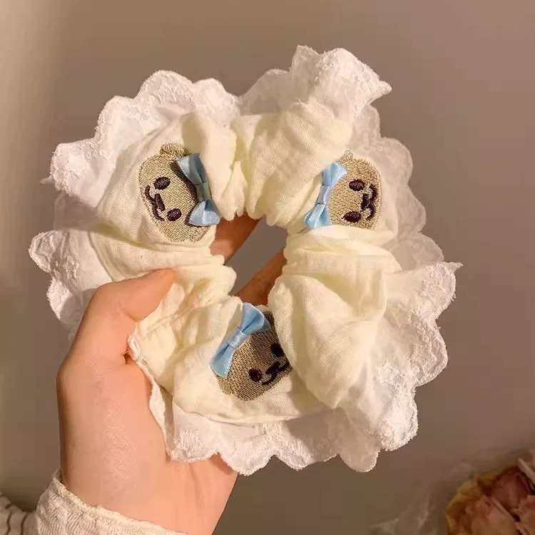 55#嫩黄蕾丝刺绣小熊浅蓝蝴蝶结约13cm