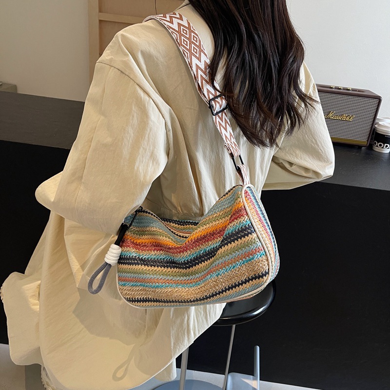Handwoven Bag for Women 2025 New Summer Crossbody Bag Popular Beach Vacation Shoulder Bag Straw Bag