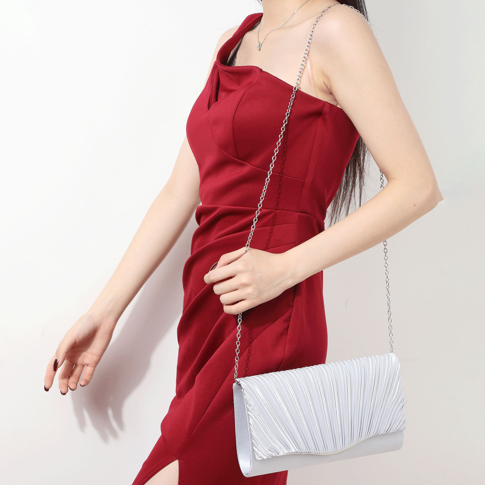 Evening Bag 2023 New Pleated Clutch Crossbody Chain Bag Socialite Banquet Bag Exclusive