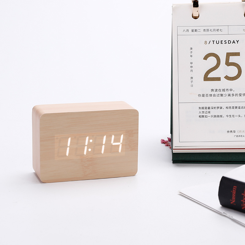 LED wooden clock, desktop silent electronic alarm clock, home decoration clock, USB and battery dual-use alarm clock