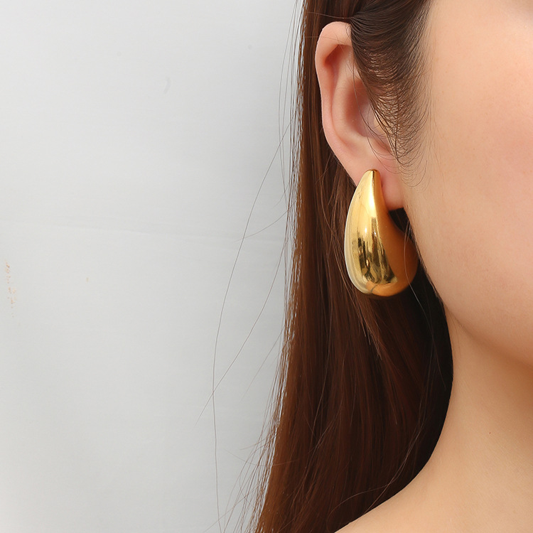 Exclusive oversized teardrop hollow earrings, women's teardrop stainless steel stud earrings, plated 18K ear accessories