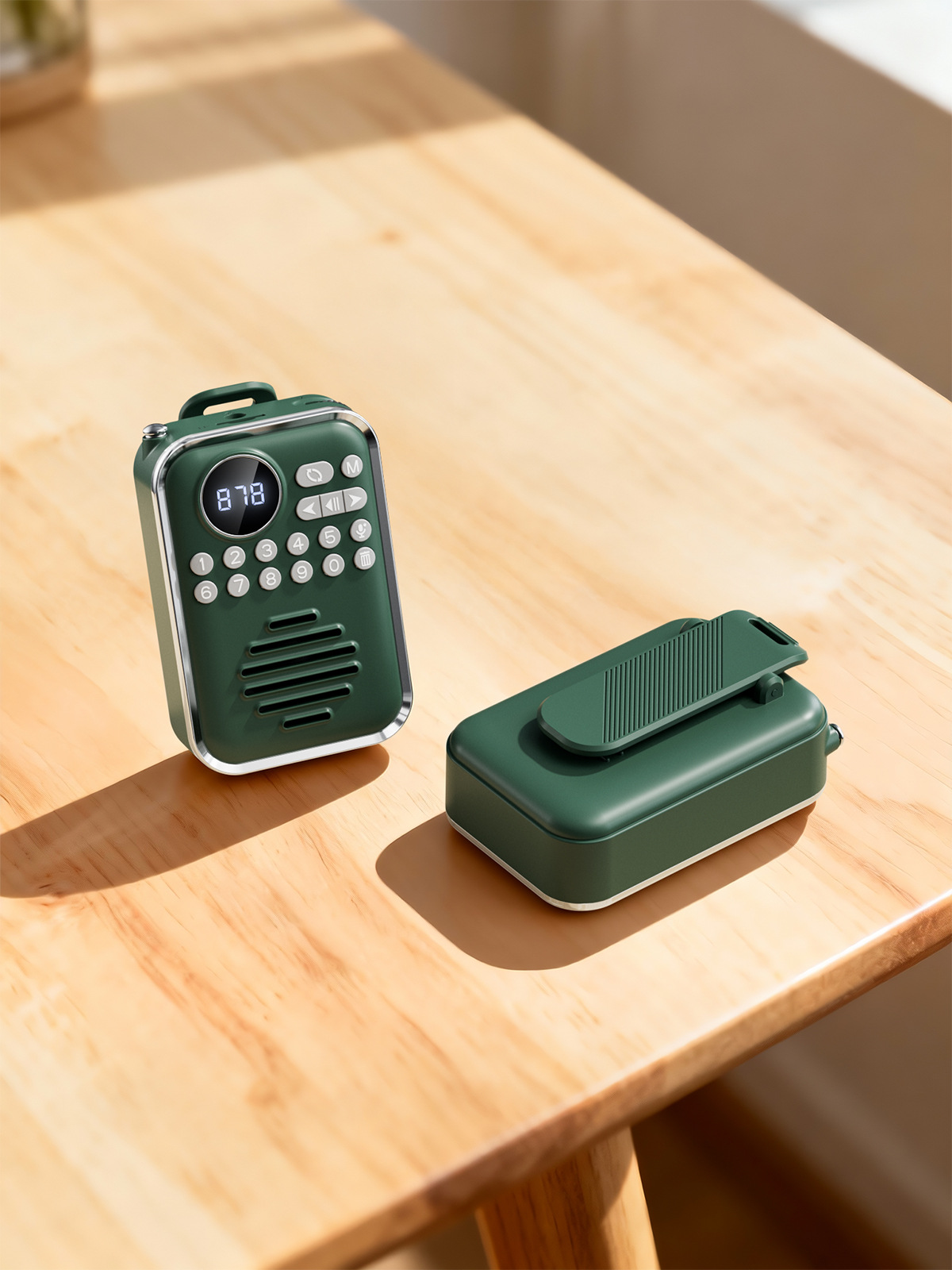 P70 New Radio Wireless Bluetooth Speaker Portable Small Card Slot Walkman Singing Opera