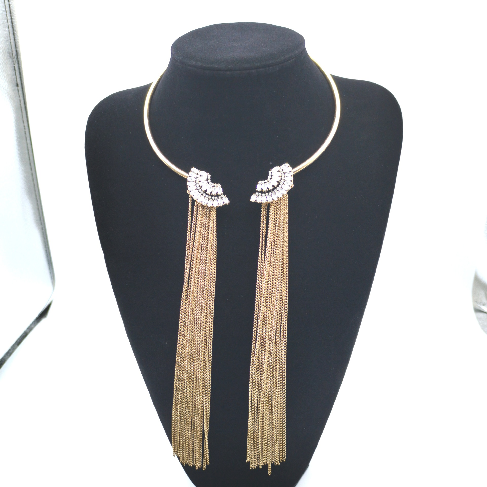 Turquoise choker carved simple exaggerated necklace accessory