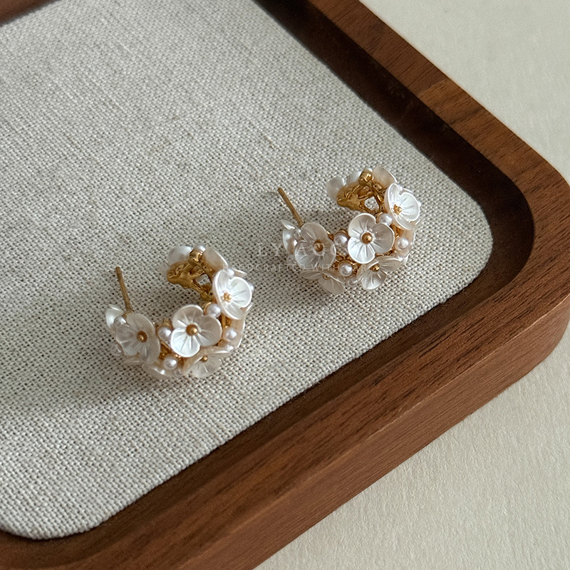 Multi-Layer Three-Dimensional Petal Stud Earrings Simple Elegant Natural Soft Daily Earrings