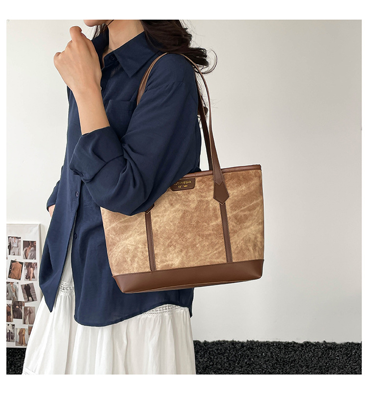 Single Shoulder Bag Women 2026 New Large Capacity Tote Bag Commuter Bag Stitching Design Handheld Underarm Bag