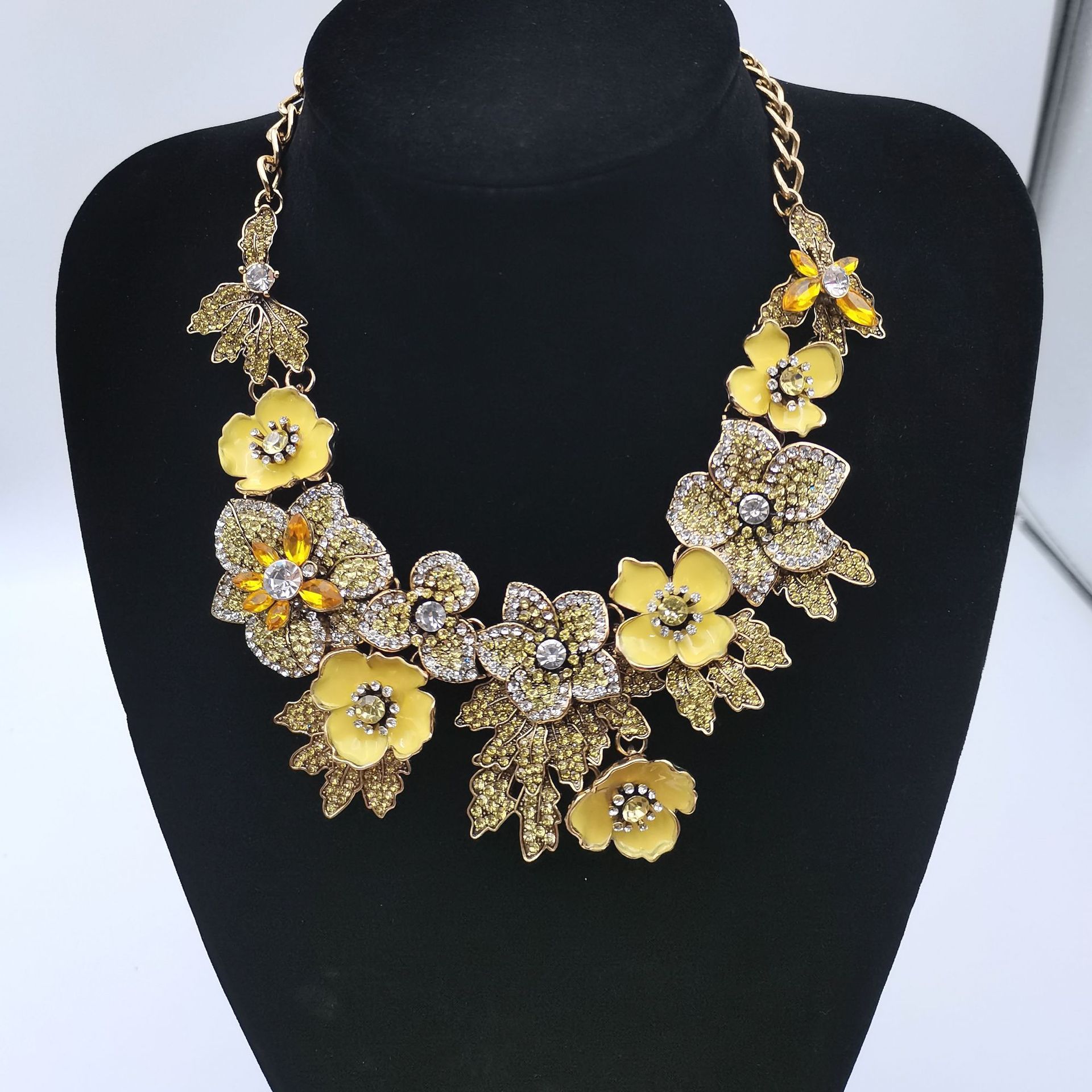 Full rhinestone exaggerated flower necklace colorful gorgeous bride necklace painting collarbone chain