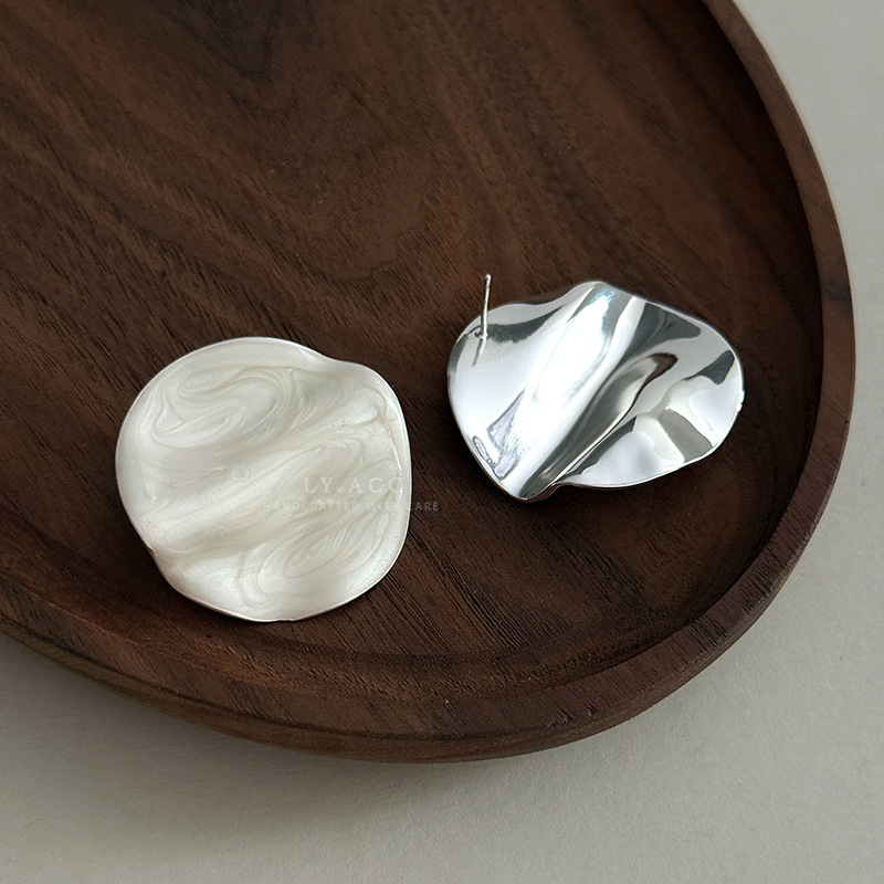 Exaggerated Oil-Drop Round Earrings Sweet Stud Earrings Simple Small Earrings for Women
