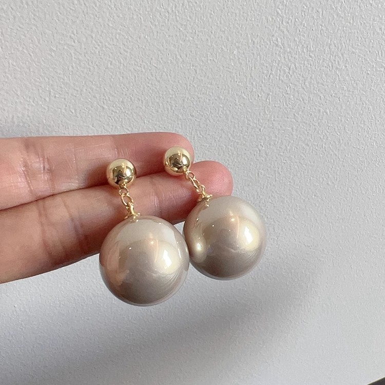 White Exaggerated Large Pearl Earrings Women 2025 New Earrings Ear Accessories