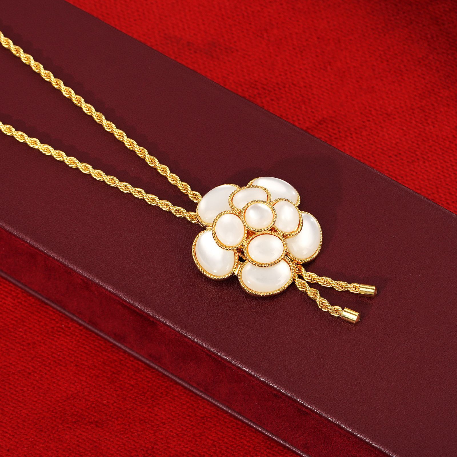 Qingdao accessories Hepburn-style pearl necklace camellia pendant earring set