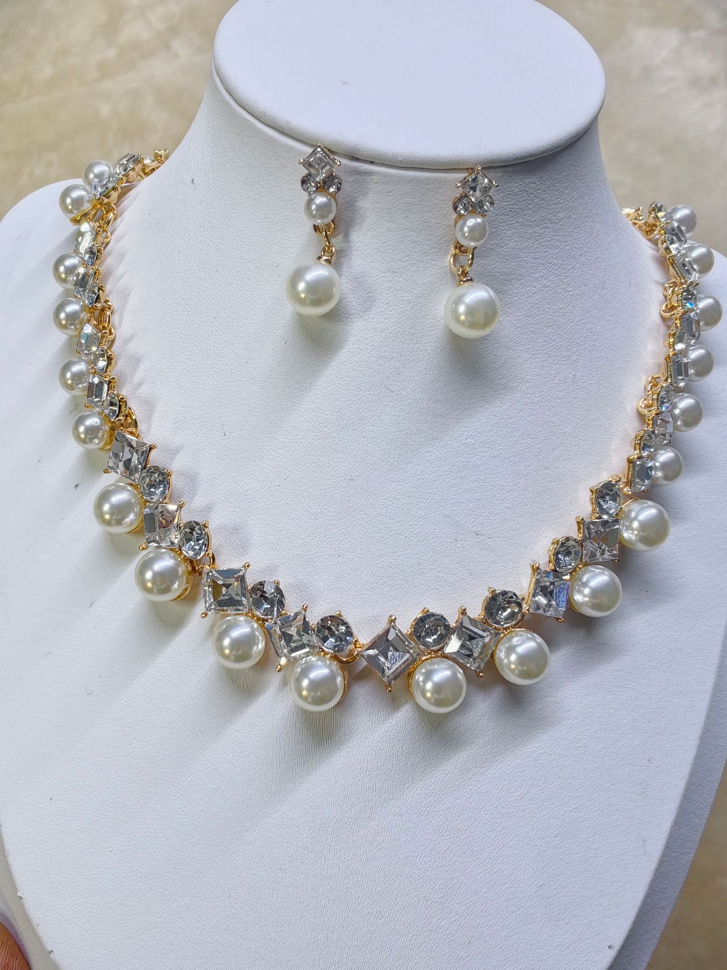 Jewelry Pearl Gemstone Necklace Set Women Niche Sweater Chain Collarbone Chain Alloy