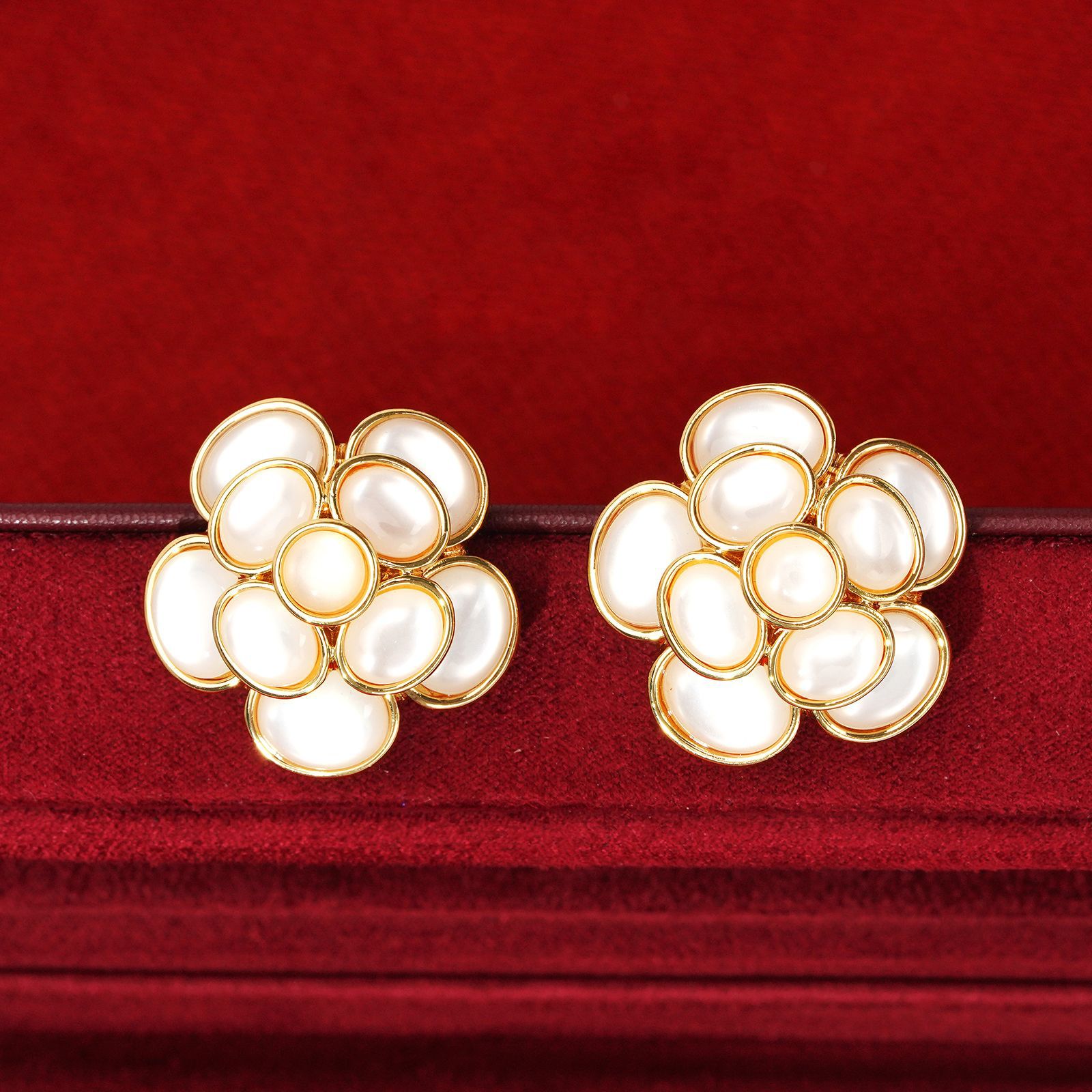 Qingdao accessories Hepburn-style pearl necklace camellia pendant earring set