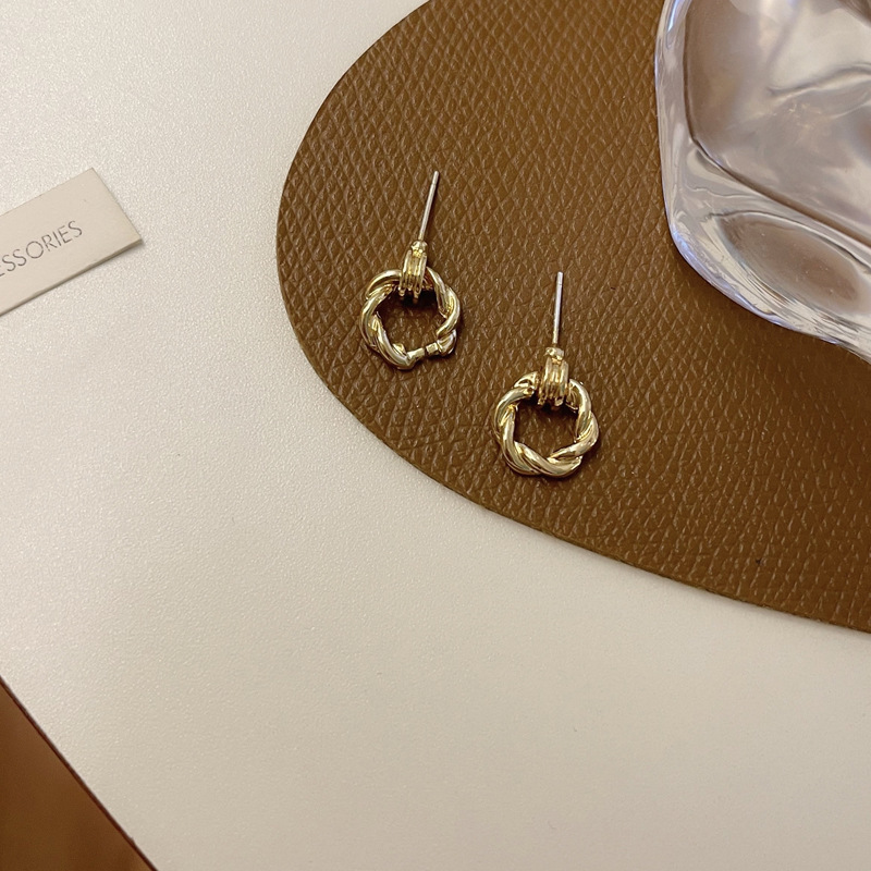 S925 silver needle simple small twist circle ear studs women mini earrings short ear accessories 4789