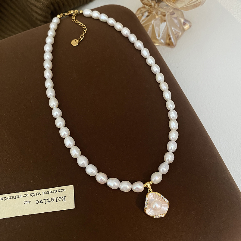 8mm large-size natural seedless freshwater pearl necklace for women, designer horseshoe clasp, collarbone chain, neck chain