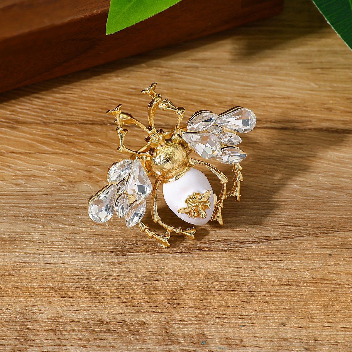 Cute animal metal bee niche exaggerated pearl open ring
